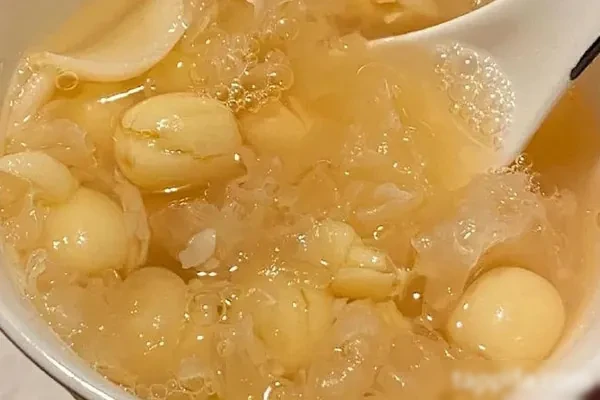 银耳莲子粥制作视频教程-香源配方网
