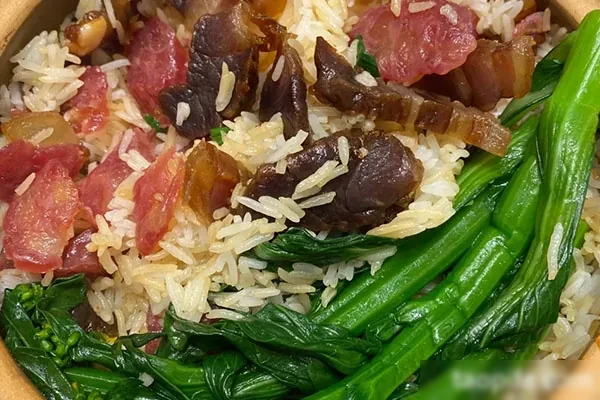 3款爽到爆正宗煲仔饭:豉汁排骨 & 干贝肉饼 & 鲜虾鲍鱼-香源配方网
