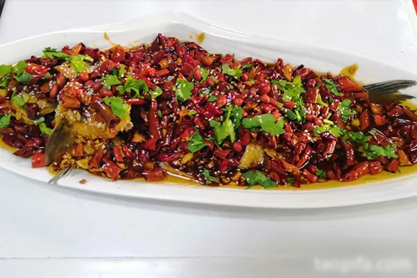 火爆菜品香辣鲤鱼（核心秘制酱汁回锅油，香料粉）-香源配方网