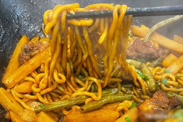 图片[1]-连锁店铁锅焖面技术-香源配方网