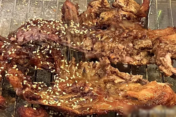 图片[1]-飘香铁板鸡架技术配方和视频教程-香源配方网